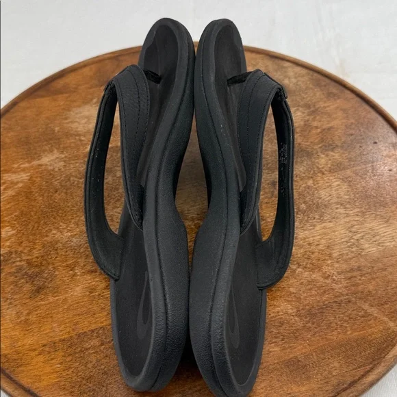 Olukai Sandals Wm 10 Ohana Black Thong Flip Flops Fishing Camping Beach Pool - Picture 6 of 9